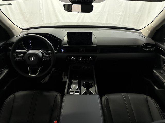 new 2025 Honda Pilot car, priced at $44,384