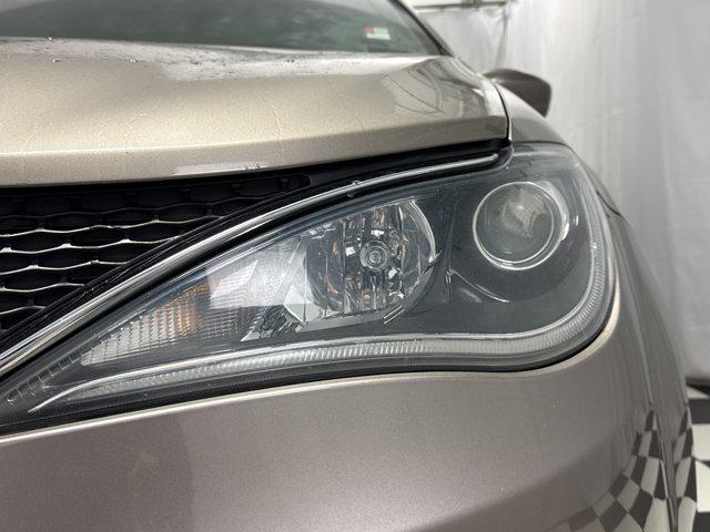 used 2018 Chrysler Pacifica car, priced at $10,274