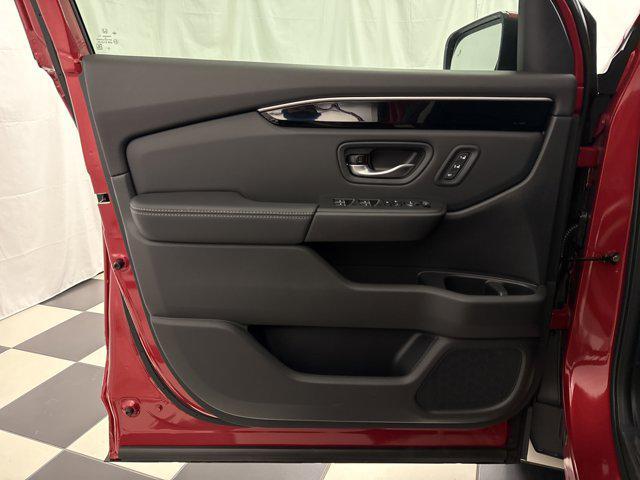 new 2025 Honda Pilot car, priced at $42,841