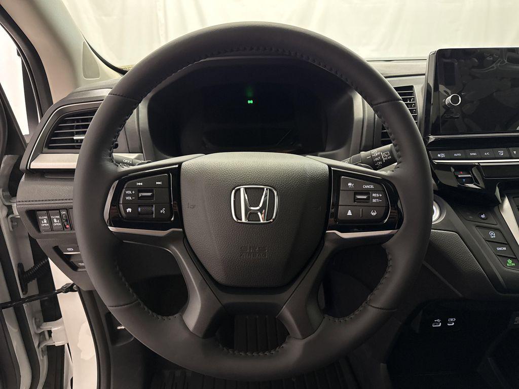 new 2026 Honda Odyssey car, priced at $45,655