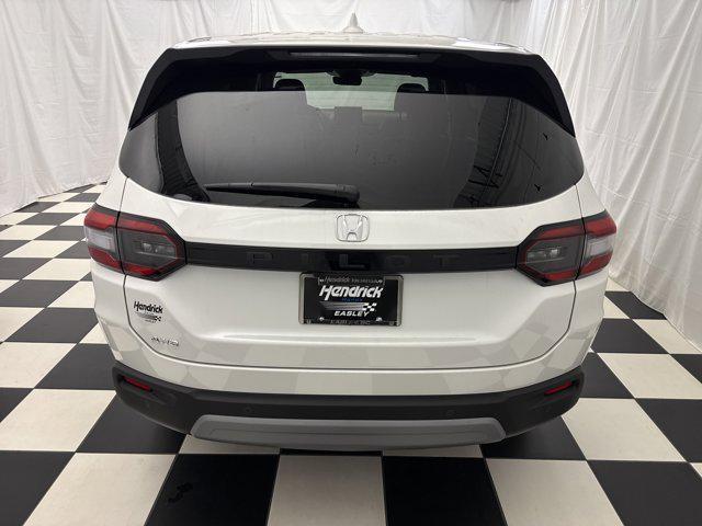 new 2025 Honda Pilot car, priced at $44,811