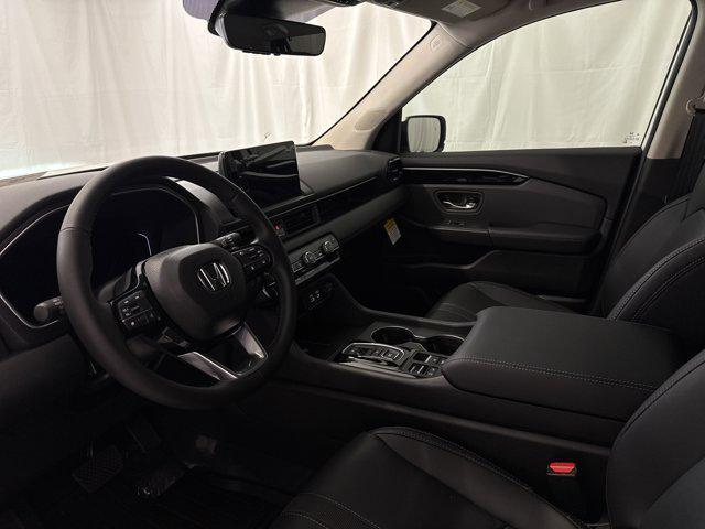 new 2025 Honda Pilot car, priced at $44,811