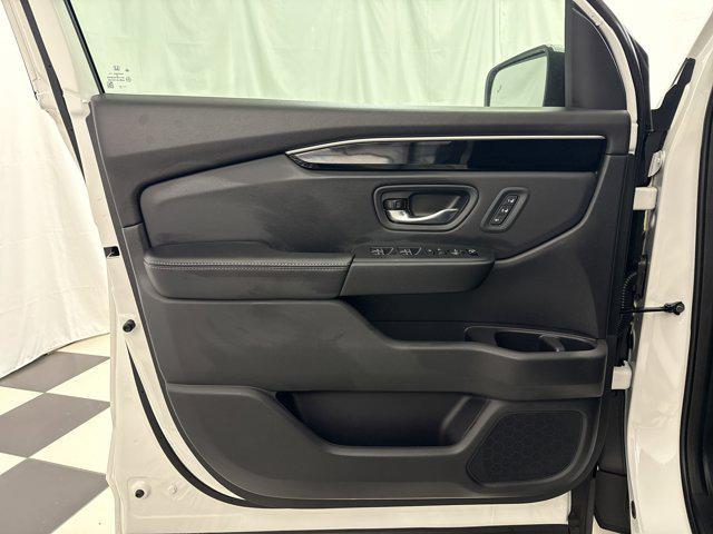 new 2025 Honda Pilot car, priced at $46,229