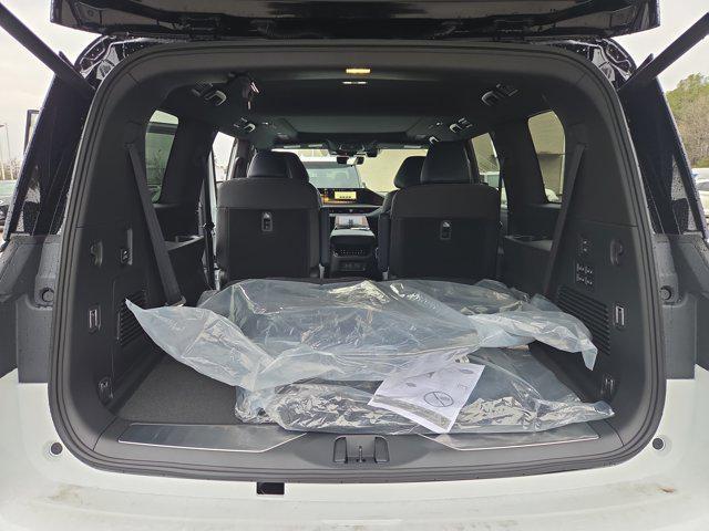 new 2026 INFINITI QX80 car, priced at $92,560