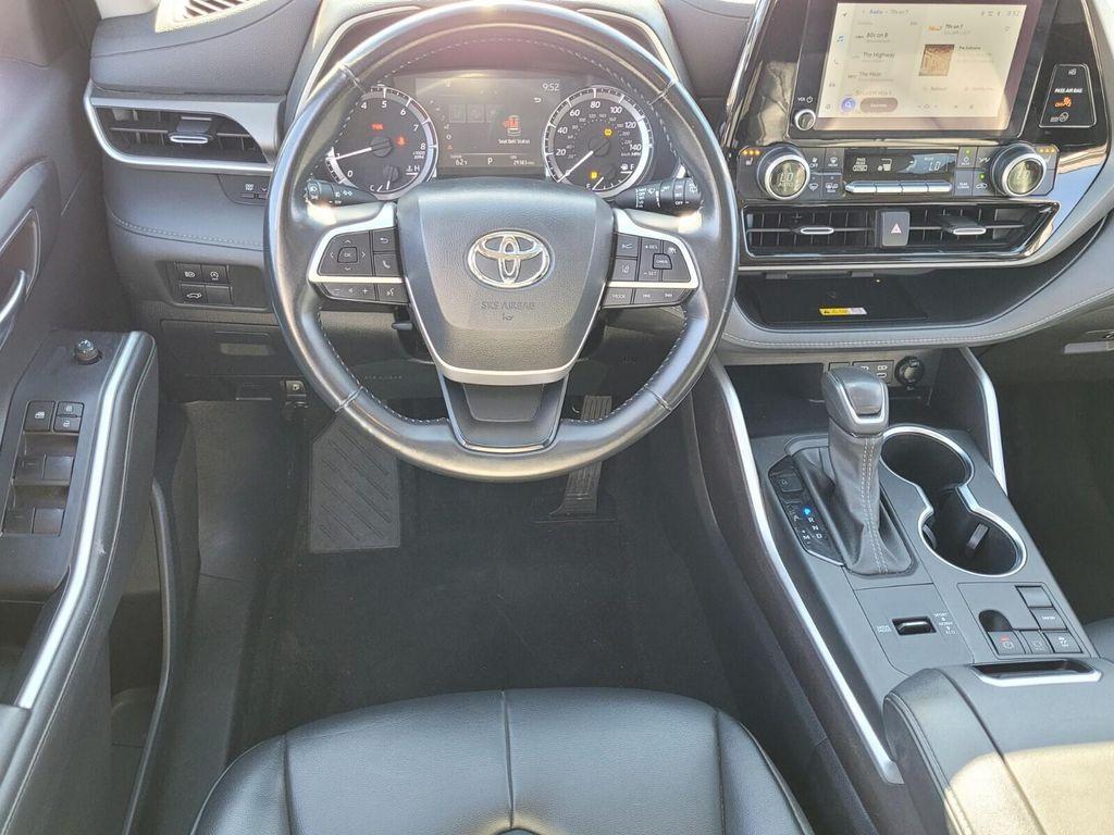 used 2023 Toyota Highlander car, priced at $35,932