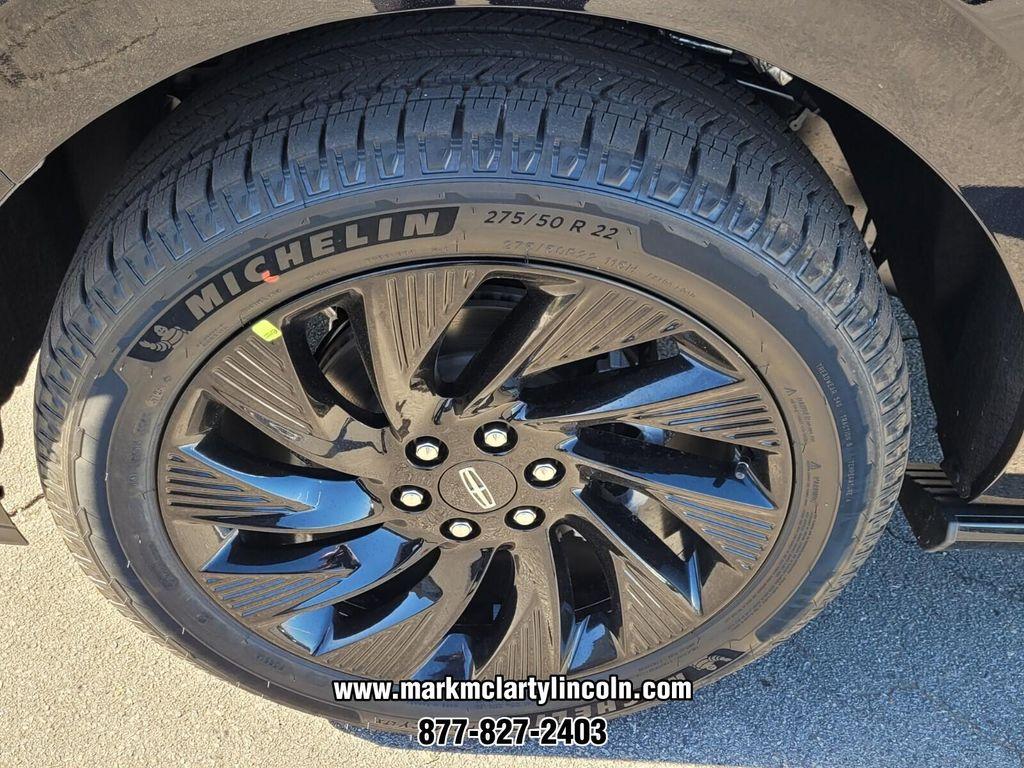 new 2025 Lincoln Navigator car, priced at $98,044