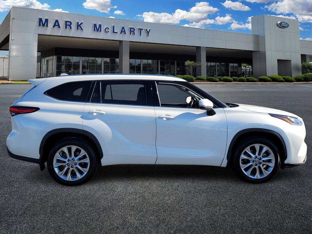 used 2021 Toyota Highlander car, priced at $26,692