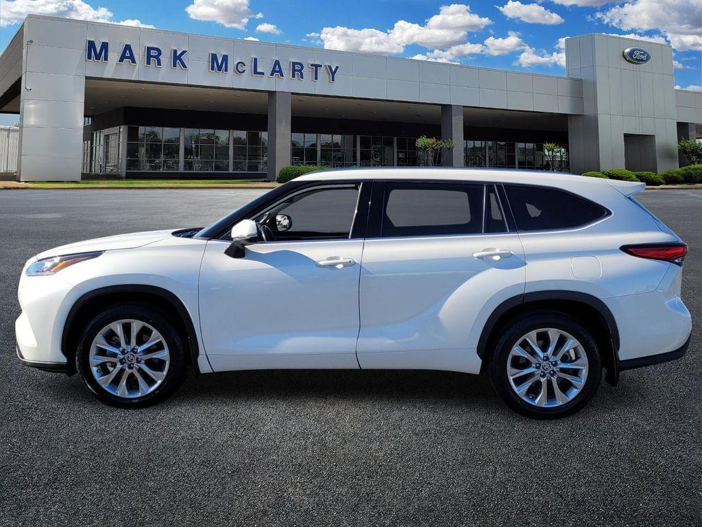 used 2021 Toyota Highlander car, priced at $26,692
