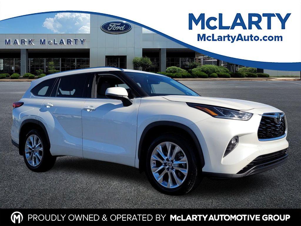 used 2021 Toyota Highlander car, priced at $26,692