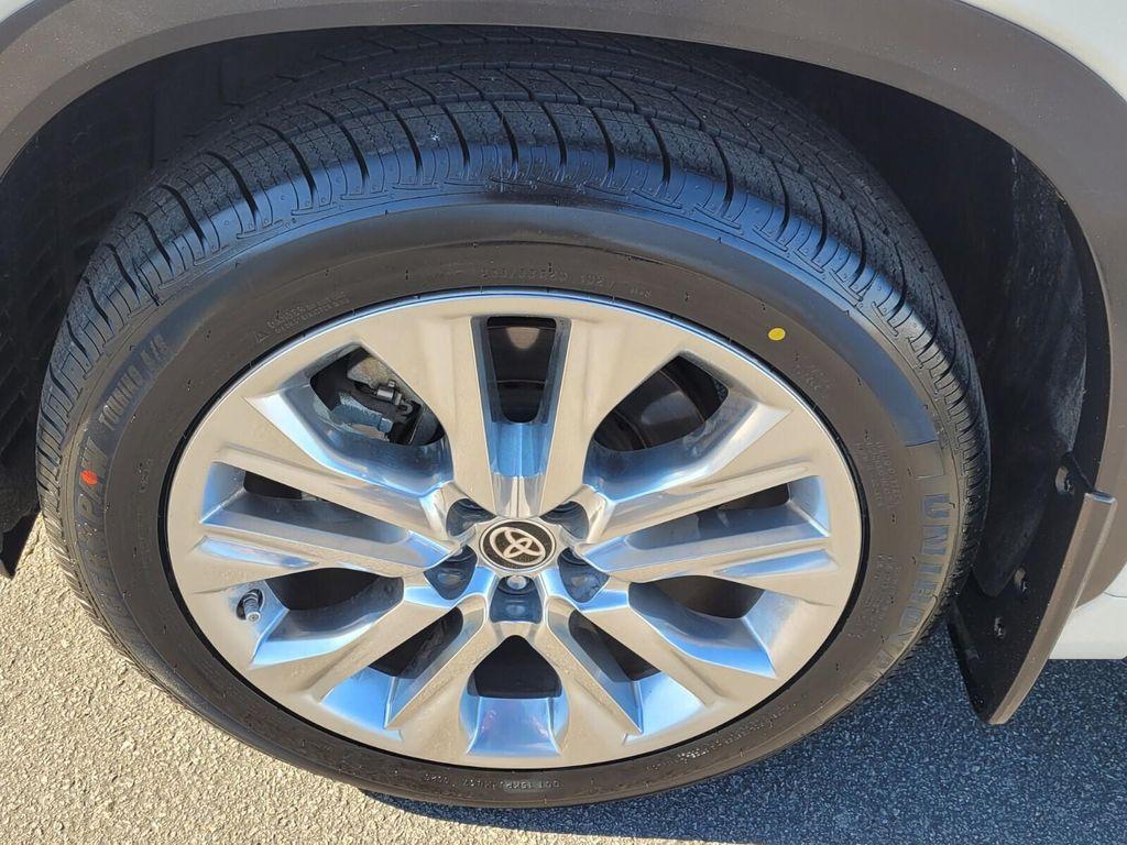 used 2021 Toyota Highlander car, priced at $26,692