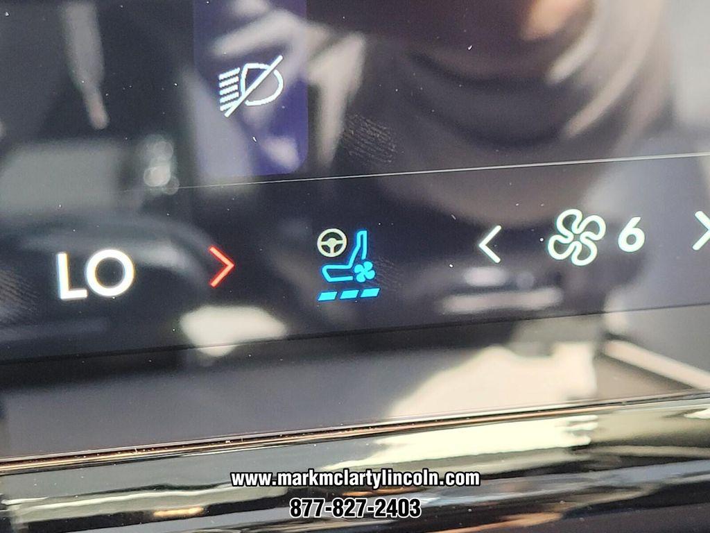 new 2025 Lincoln Navigator car, priced at $92,073