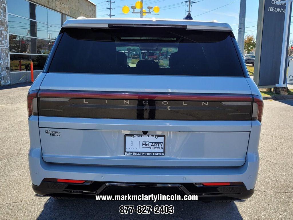 new 2025 Lincoln Navigator car, priced at $92,073