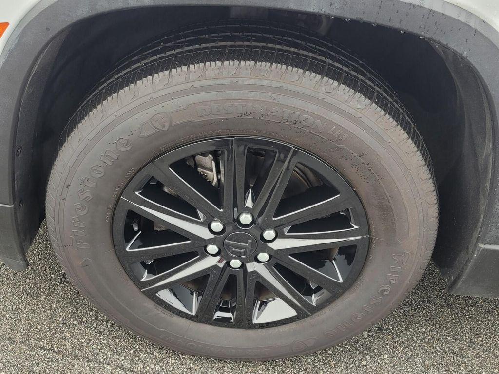 used 2023 Chevrolet Traverse car, priced at $20,000