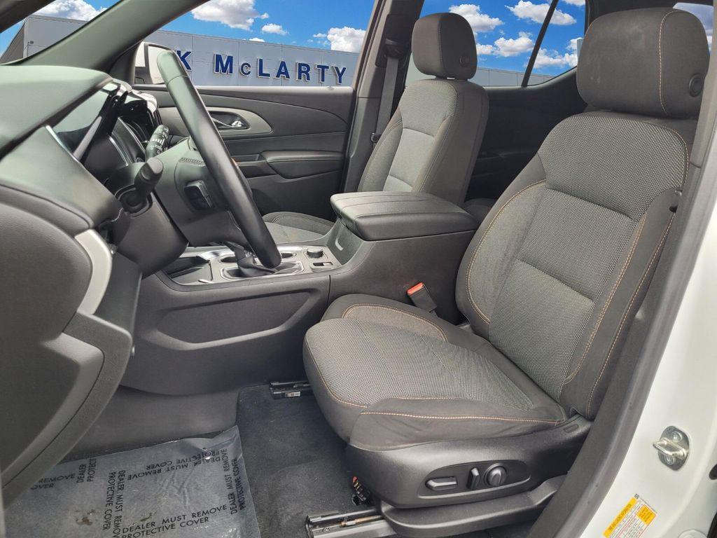 used 2023 Chevrolet Traverse car, priced at $20,000