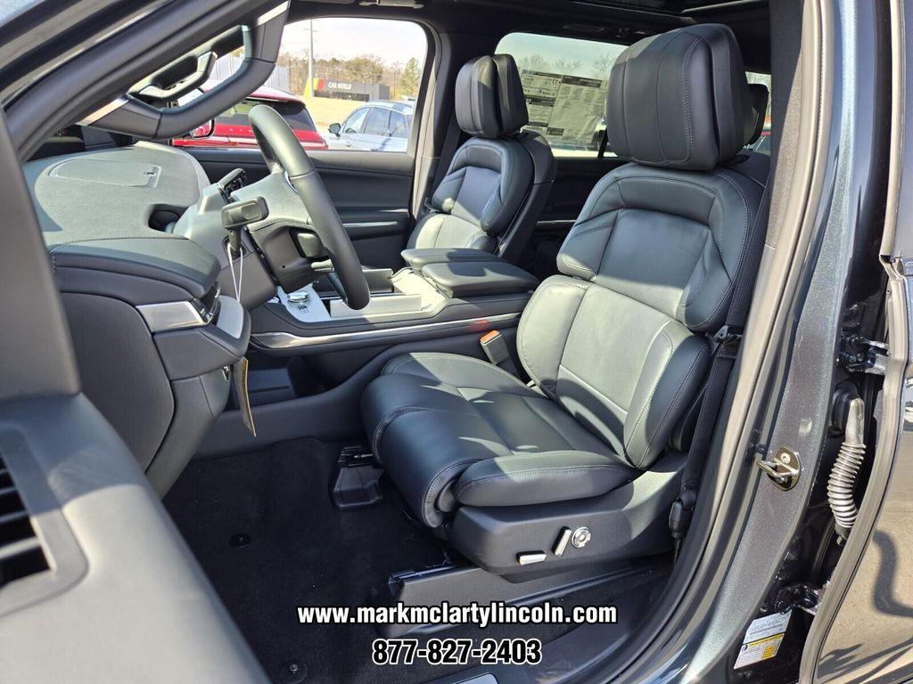 new 2026 Lincoln Navigator car, priced at $110,722