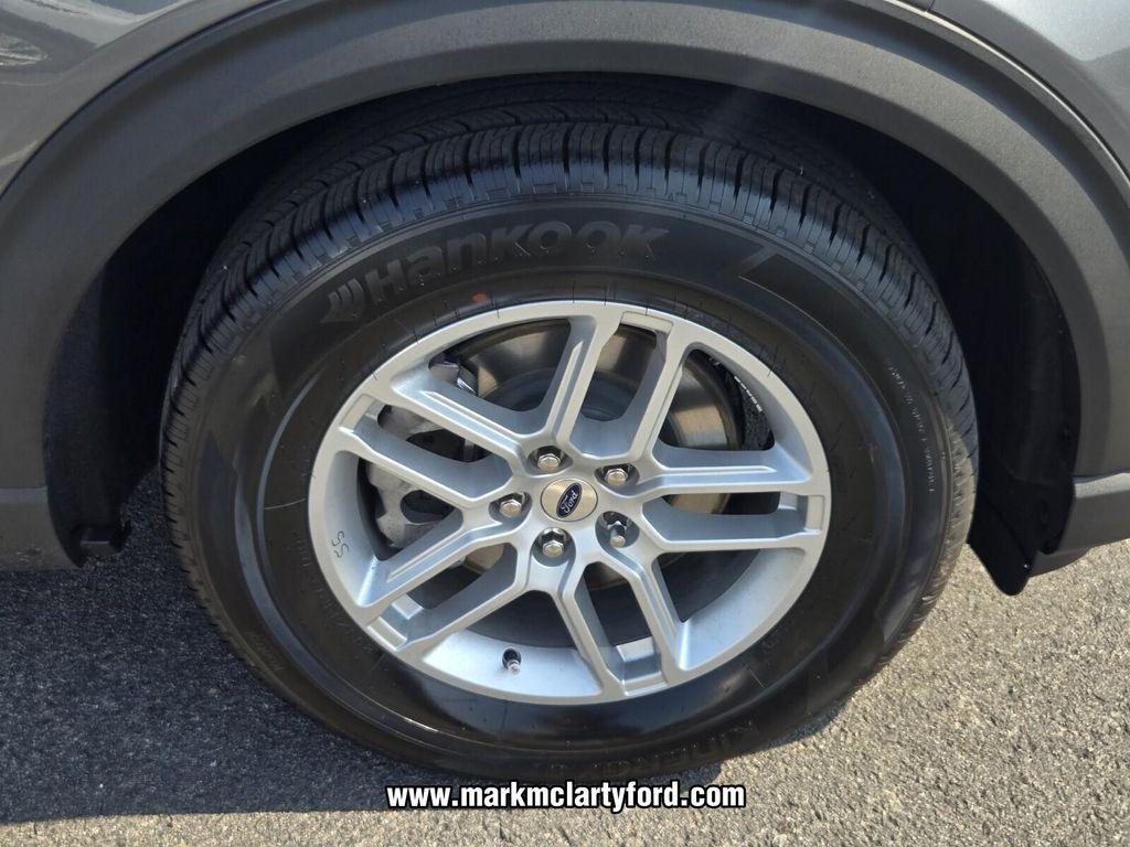 new 2025 Ford Explorer car, priced at $39,599
