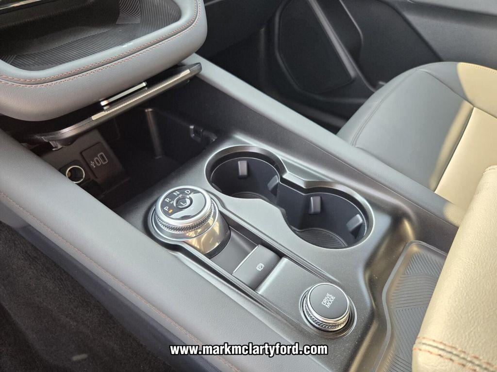 new 2025 Ford Explorer car, priced at $39,599