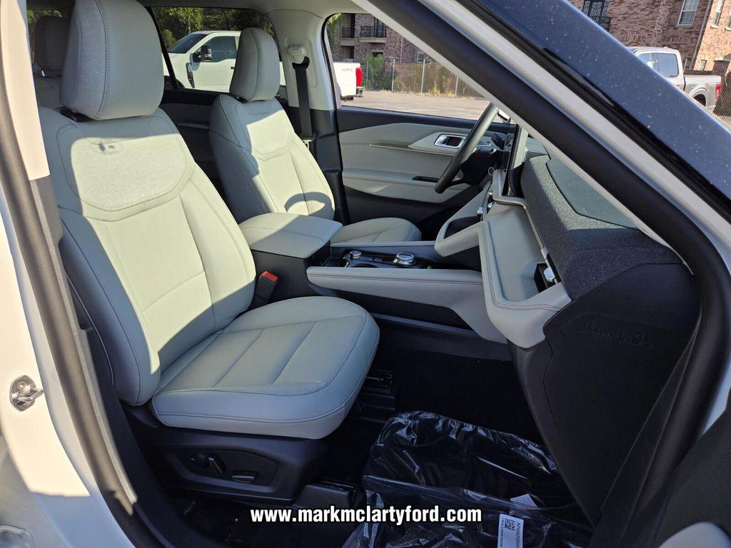 new 2025 Ford Explorer car, priced at $43,370