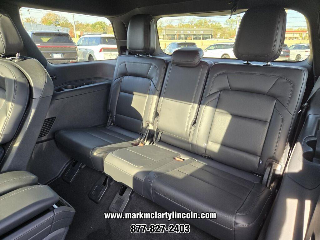 new 2025 Lincoln Navigator car, priced at $99,616