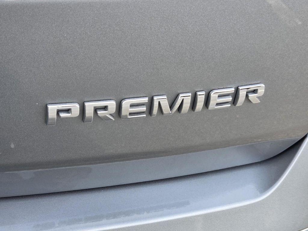 used 2023 Chevrolet Traverse car, priced at $28,818