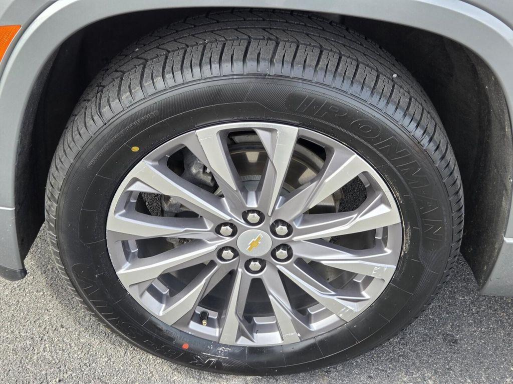 used 2023 Chevrolet Traverse car, priced at $28,818