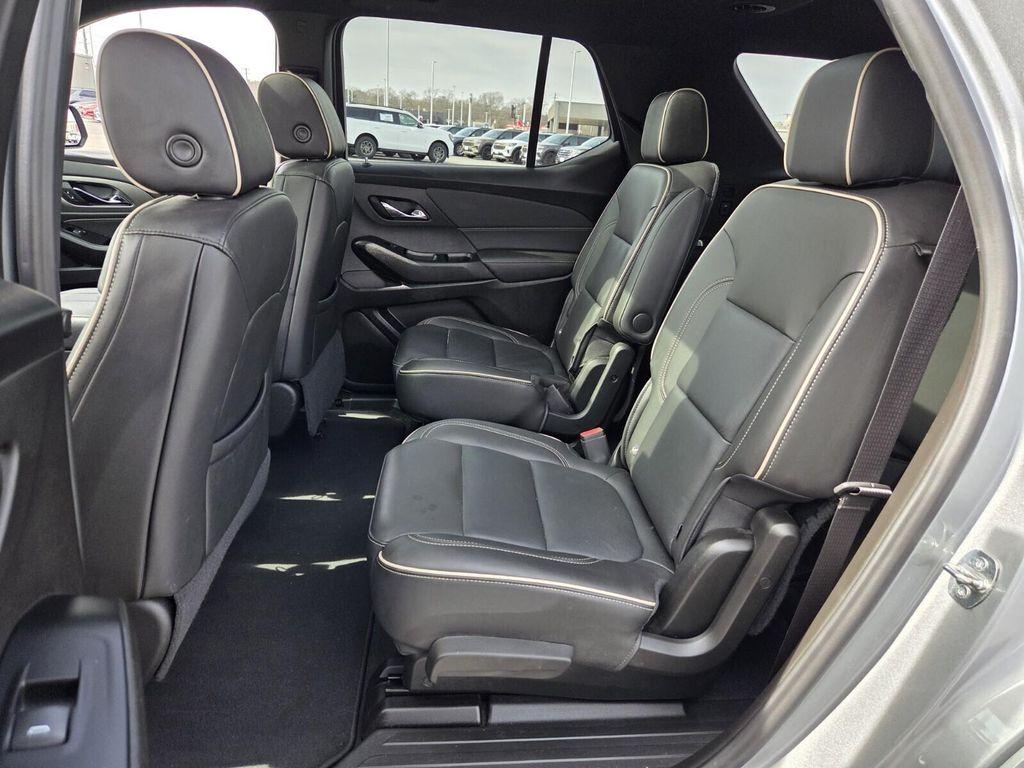 used 2023 Chevrolet Traverse car, priced at $28,818