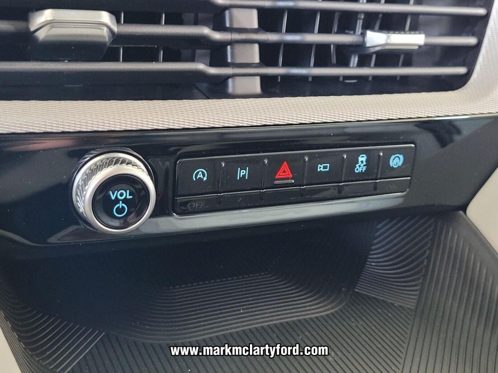 new 2025 Ford Explorer car, priced at $40,314