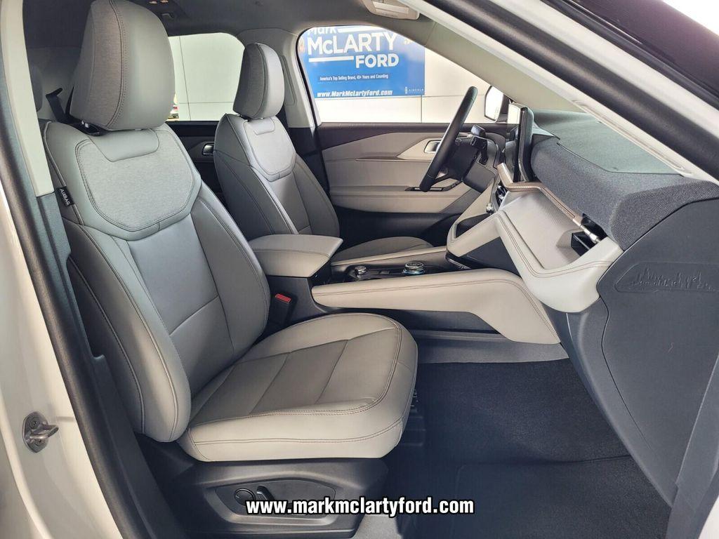 new 2025 Ford Explorer car, priced at $40,314