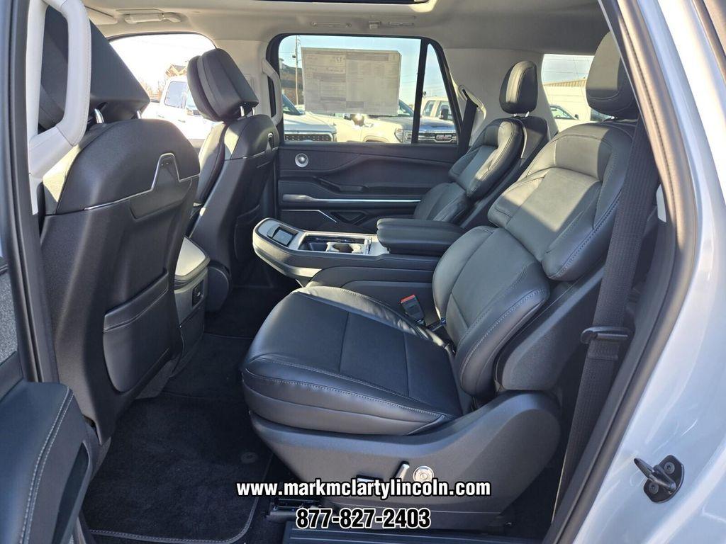 new 2026 Lincoln Navigator car, priced at $109,843