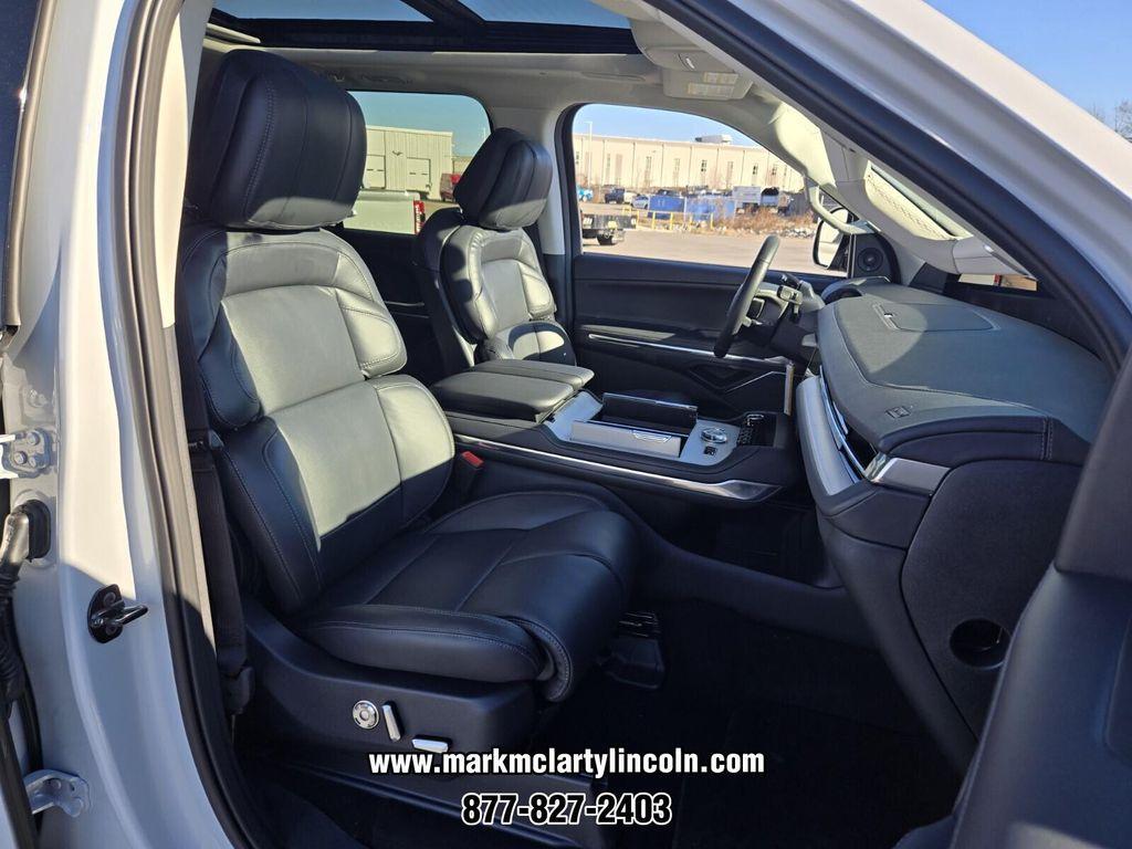 new 2026 Lincoln Navigator car, priced at $109,843