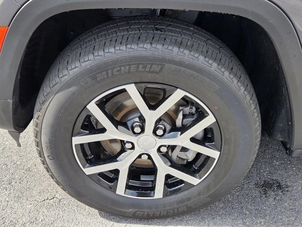 used 2024 Jeep Grand Cherokee L car, priced at $30,864