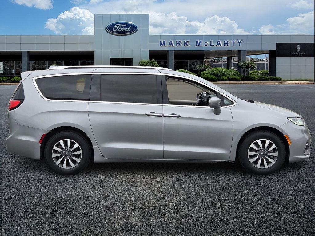 used 2021 Chrysler Pacifica car, priced at $16,000