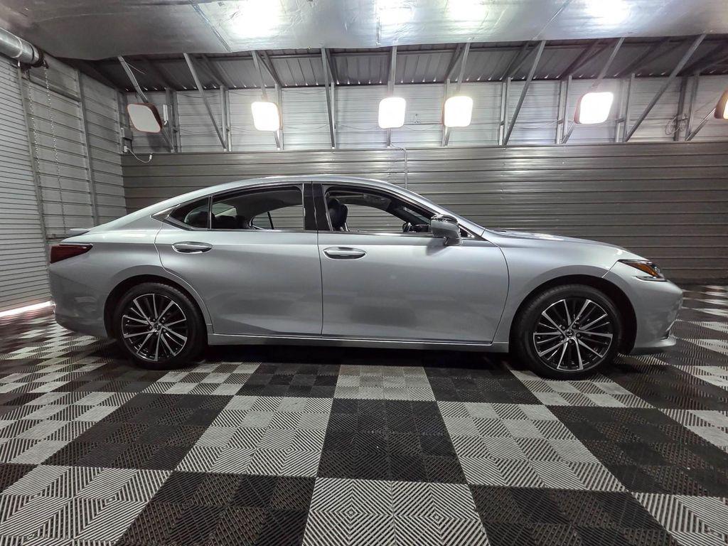 used 2024 Lexus ES 300h car, priced at $41,495