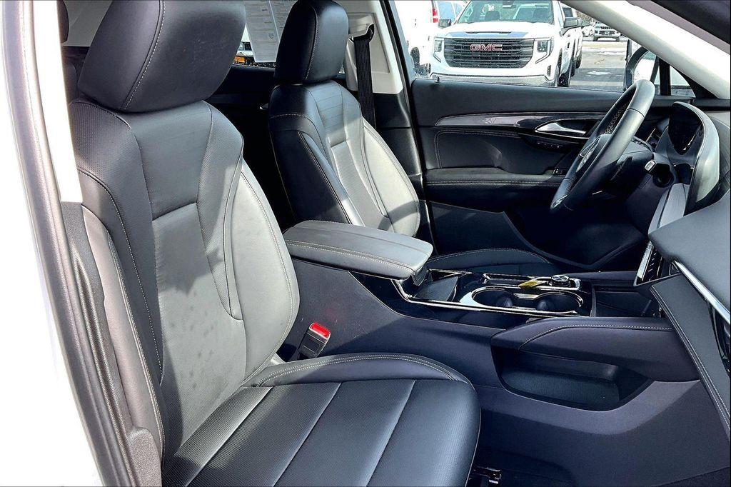 used 2025 Buick Envision car, priced at $24,858