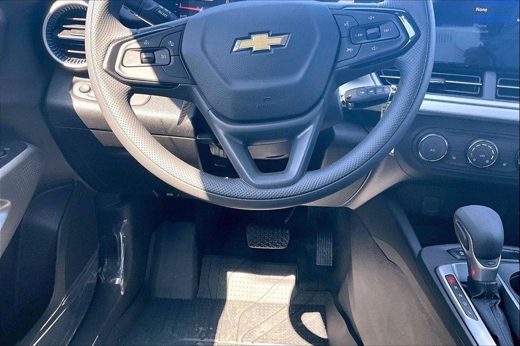 new 2026 Chevrolet Trax car, priced at $25,405