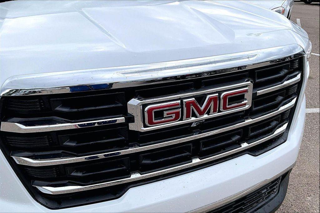 used 2025 GMC Acadia car, priced at $34,820