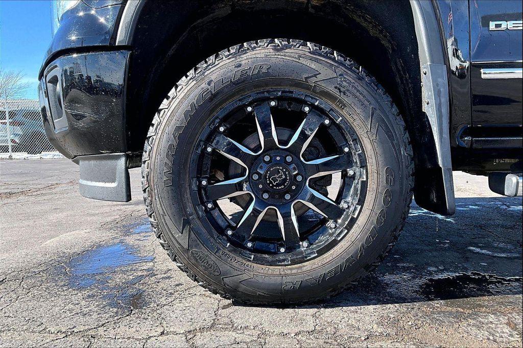 used 2015 GMC Sierra 1500 car, priced at $27,156