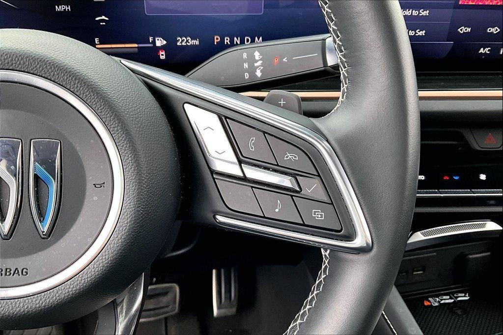 used 2025 Buick Envision car, priced at $29,037