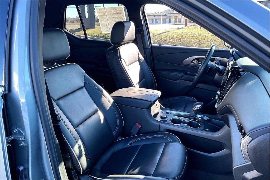 used 2023 Chevrolet Traverse car, priced at $36,682