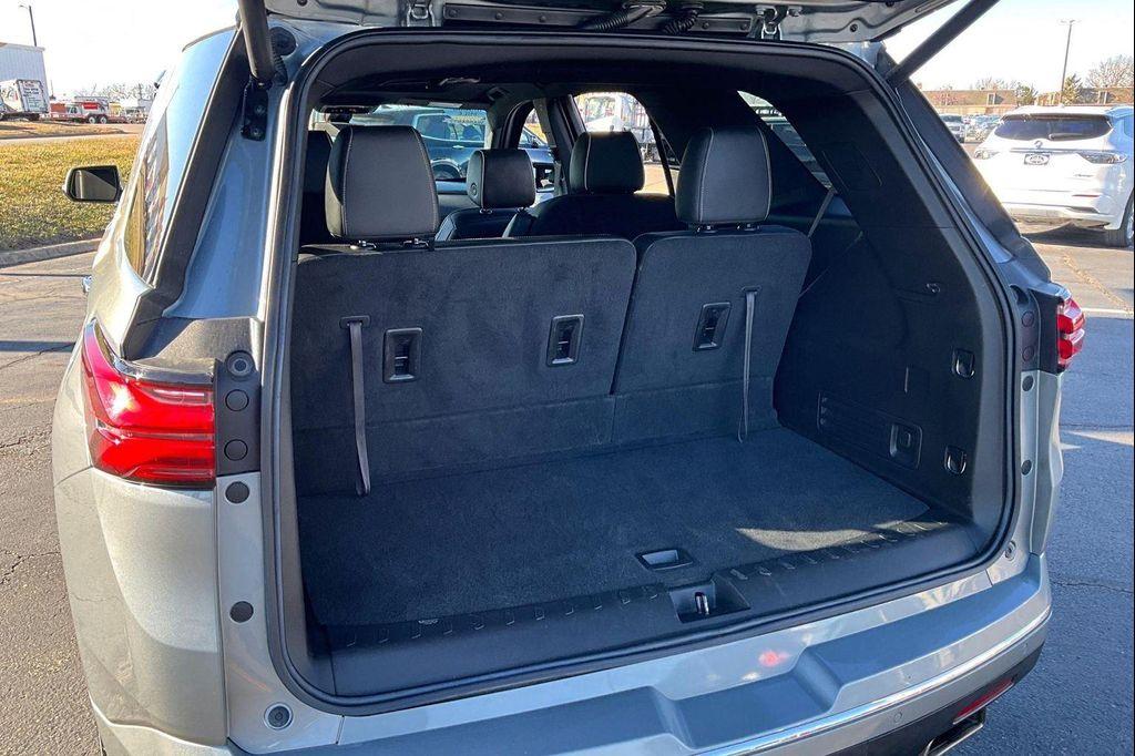 used 2023 Chevrolet Traverse car, priced at $36,682