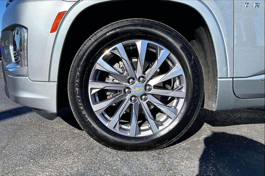 used 2023 Chevrolet Traverse car, priced at $36,682