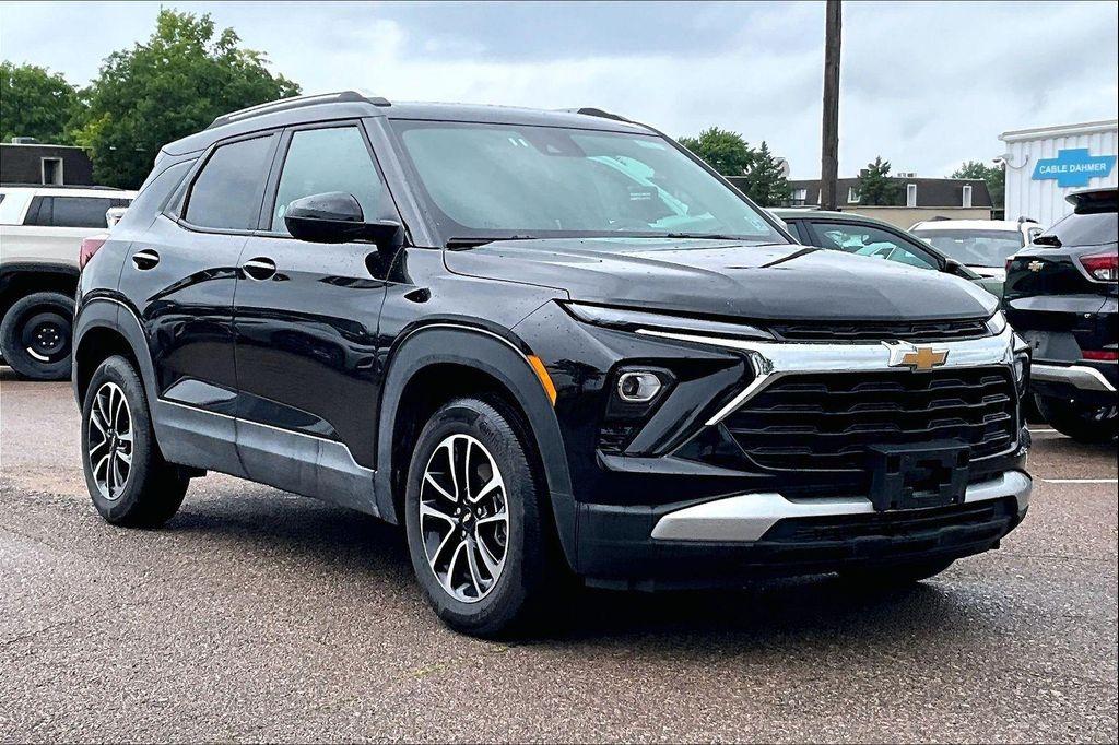 used 2025 Chevrolet TrailBlazer car, priced at $23,700