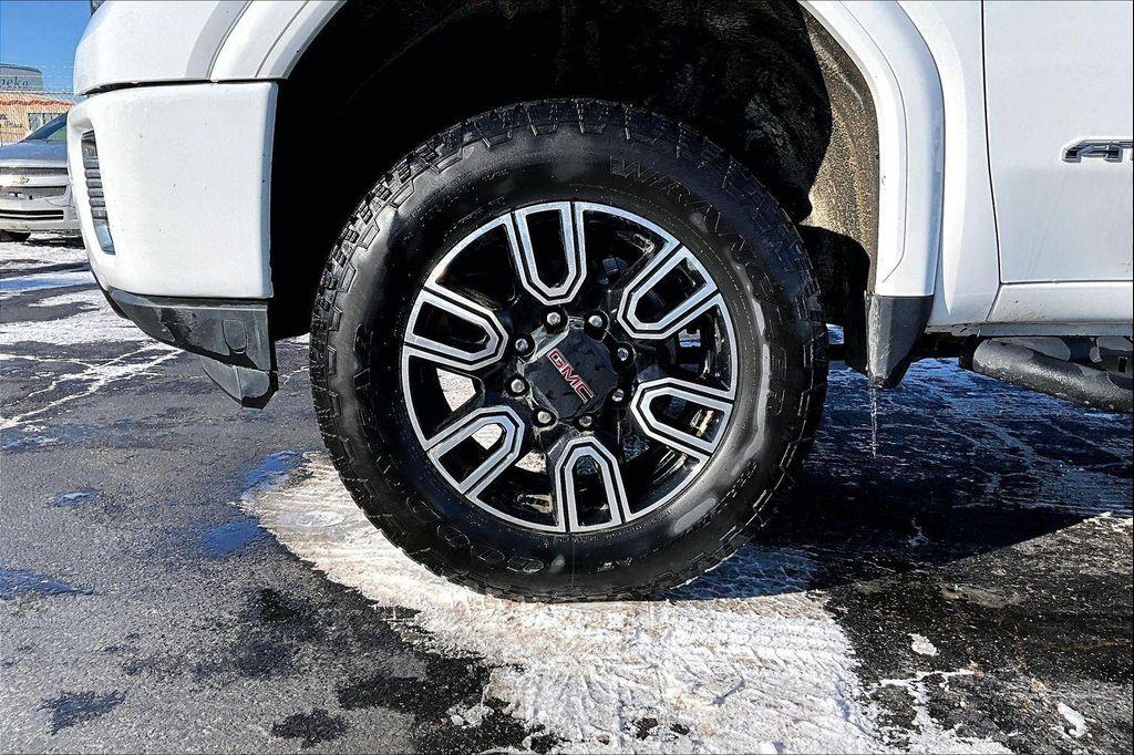 used 2023 GMC Sierra 2500 car, priced at $38,242