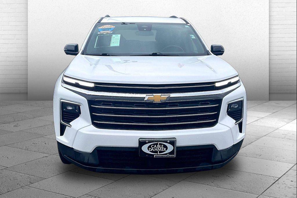 used 2024 Chevrolet Traverse car, priced at $34,390