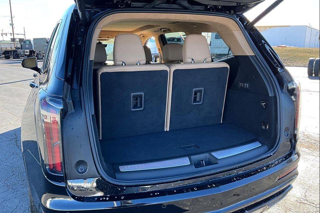 used 2024 Cadillac XT6 car, priced at $45,293