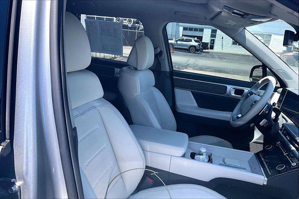 used 2024 Hyundai Santa Fe car, priced at $32,005