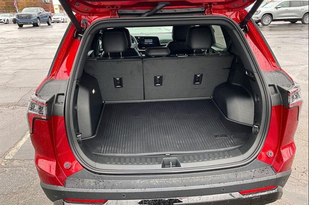 new 2026 Chevrolet Equinox car, priced at $42,430