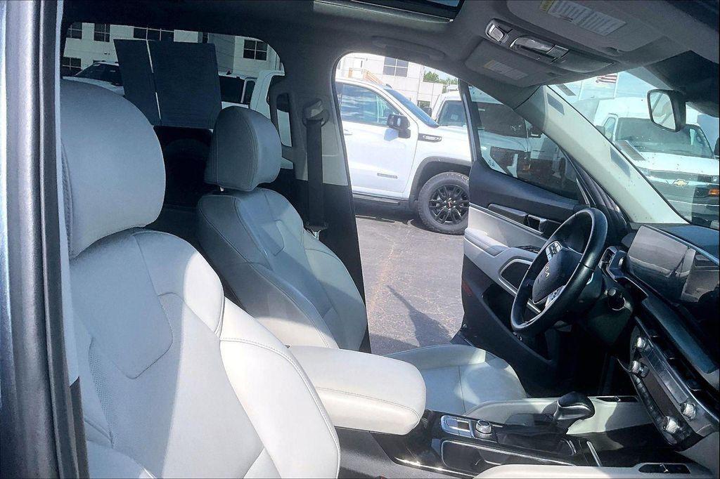 used 2024 Kia Telluride car, priced at $31,076