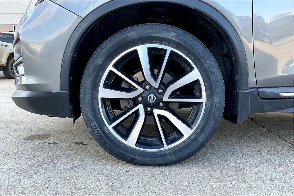 used 2020 Nissan Rogue car, priced at $19,444