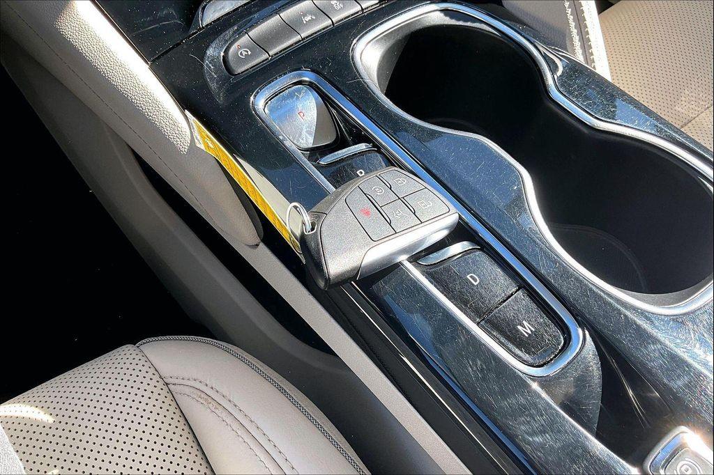 used 2021 Buick Envision car, priced at $21,105